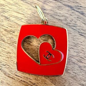 Chanel Beaute Valentines 2026 Charm Gold & Red with Two Intertwining hearts NEW